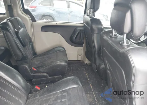 2016 Chrysler Town & Country Limited z USA, uszkodzony, nr VIN 2C4RC1JG0GR221792